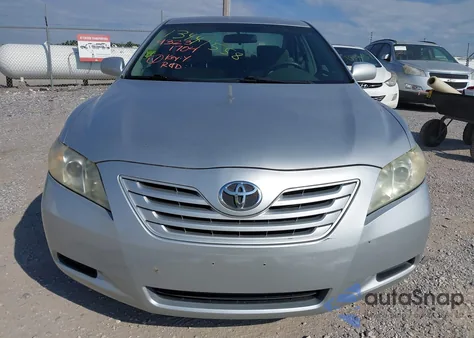 2007 Toyota Camry Le z USA, uszkodzony, nr VIN 4T4BE46K97R007057
